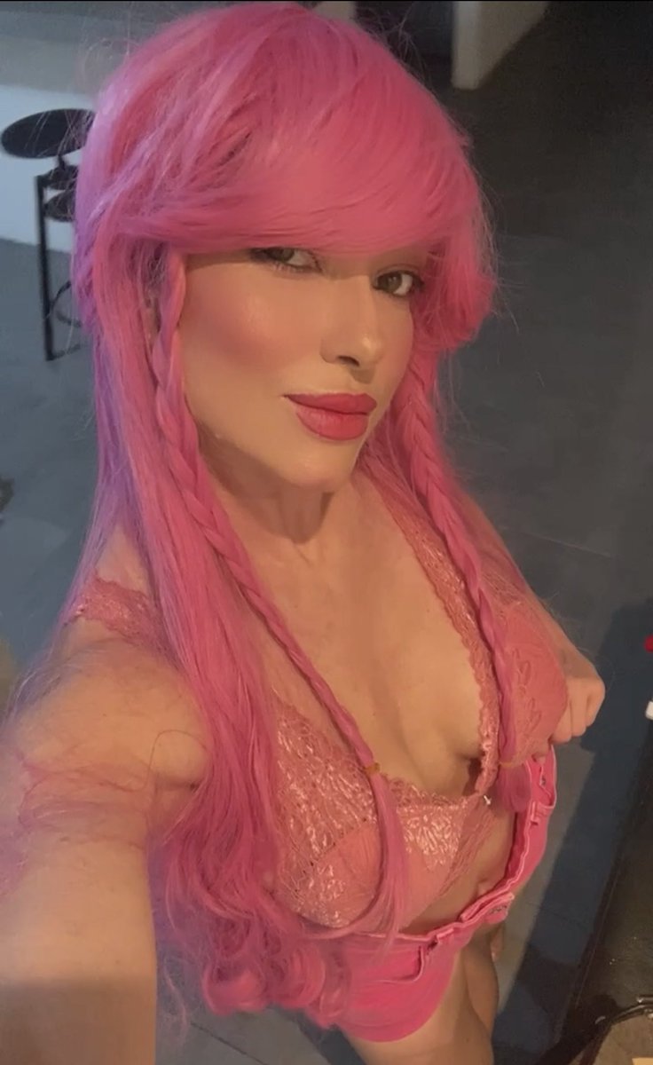 Pink adicción gracias a <a href="/Barbie/">Barbie</a>  😅 stream así, o que? #streamer #streamers #stream #StreamersHispanos #streamergirl #StreamingEspaña