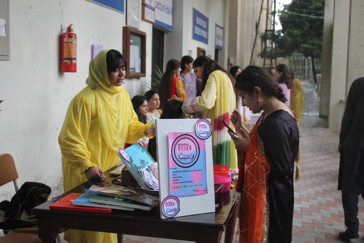 WMC_Officials's tweet photo. 🎉🌈 #SportsWeek2023 ended with a bang! 🎭🎉 MBBS &amp; BDS classes showcased Pakistan's diversity on Cultural Day by the Student Adventure Society! 💃🎭 Delicious food &amp; games at Carnival! 🎪🍔🎲 Rain made it even more memorable! ☔️🌟 #StudentLife #FunTimes 🤩 https://t.co/1KhBiKzxs6