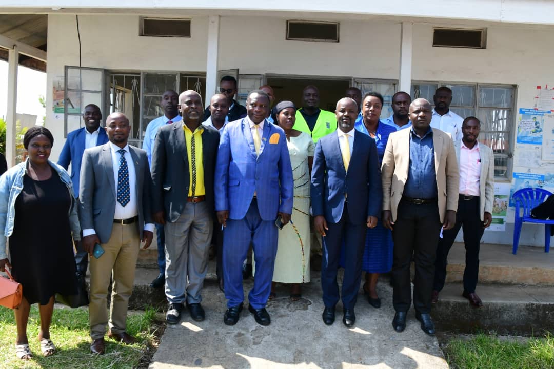 Thomas_Tayebwa's tweet photo. I joined my fellow leaders in Mitooma at our district headquarters today morning for the Roads Committee meeting chaired by Hon. Kahonda Donozio. We reviewed work plans for this financial year and strategies for effective utilization of the Ugx 1bn from government for rehabilitation of roads. Building synergies helps us to easily monitor government programmes.