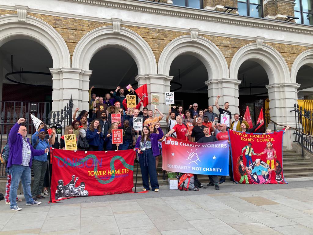 #Solidarity to NSL <a href="/CamdenUnison/">Camden Unison</a> &amp; <a href="/BrightonUCU/">Brighton UCU</a> &amp; St Mungos <a href="/unitetheunion/">Unite the union: join a union</a> members all on indefinite strike today. 

Join the #SaveBrightonUni TwitterStorm against compulsory redundancies 10-11am now!

#BoycottBrightonUni 

Never let racism &amp; scapegoating divide the resistance.