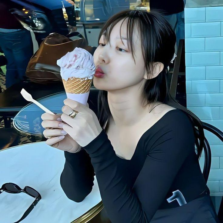 racunnstepie's tweet photo. Rekomendas Sepatu sendal untuk kondangan✨ 

a thread 

#rekomendasisendalkondangan #rekomendasishopee #rekomendasisendal #rekomendasiflatshoes #gangłysego #NAYEON #TWICE #cantik #banget #KimSeonHo #23Julio #GranHermanoChile #gempa #gejolakhati #WorldCup2023 https://t.co/UdCByYT4tv