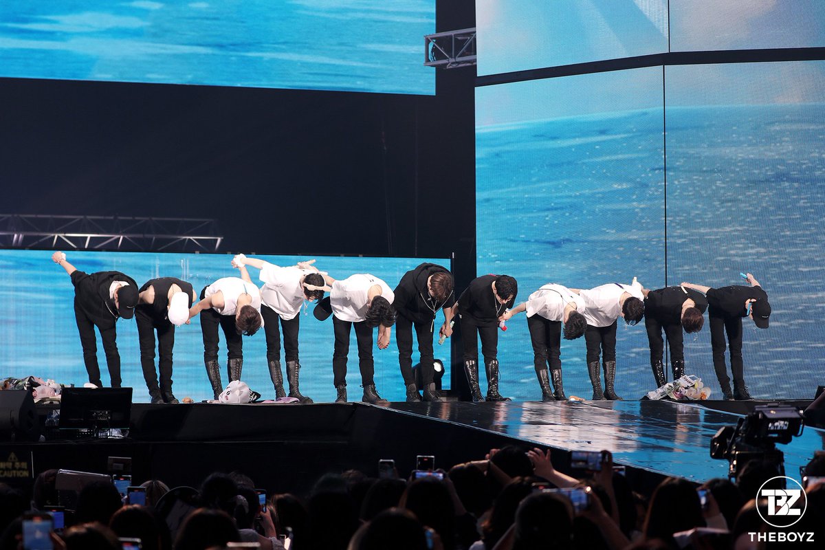 deobimom's tweet photo. THE BOYZ 2ND WORLD TOUR : ZENERATION BEHIND PHOTOS

#더보이즈 #THEBOYZ https://t.co/A6ZGMMbNHf
