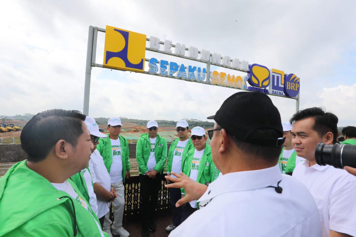 bada1e's tweet photo. Rombongan Anggota DPP Partai Persatuan Pembangunan Berkunjung ke Kawasan Ibu Kota Negara Nusantara Penajam Paser Utara #PPPKunjungiIKN https://t.co/kmwhPyTScU