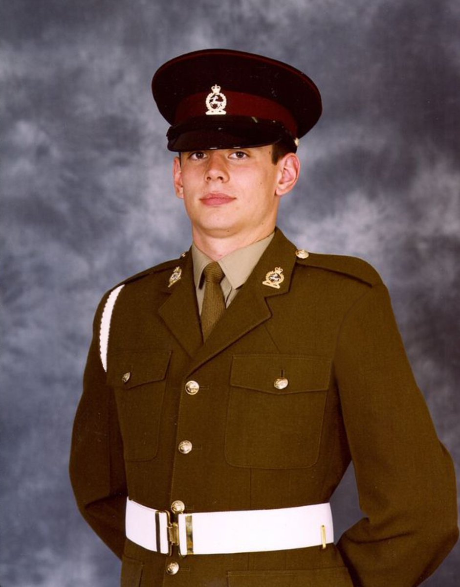 Official_DATR's tweet image. In remembrance; Arms &amp;amp; Explosive Search handler, LCpl Kenneth Rowe &amp;amp; his Military Working Dog (MWD) Sasha, who were both sadly killed on 24 Jul 2008 (Op Herrick, Afghanistan). 

@PDSA_HQ 

#DATR #1MWD #RAVC #2Para #PDSA #MWD #SearchDog #Rememberance
#DickinMedal