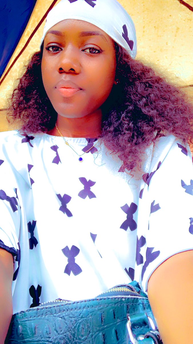 Joyeux anniversaire à moi même Mercii seigneur pour ces un an de plus🎊🥳🎂🎁🙏🏼