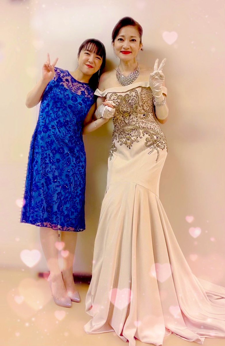 uranhirosaki's tweet photo. #島田歌穂 さんの『#MusicalMusicalMusical vol.4』全篇元ミュージカルからのジャズナンバーに痺れましたぁ🤩✨演奏も歌も最高😍な上にゲストの #上白石萌音 ちゃんの英語歌のあまりの激ヤバ😱💖エモ萌さに歌穂さんからお写真を拝借😍お二人のデュエットレア過ぎましたぁ😭JAZZ な一夜ファブュラス🌛✨ https://t.co/JmSh2xrS2i