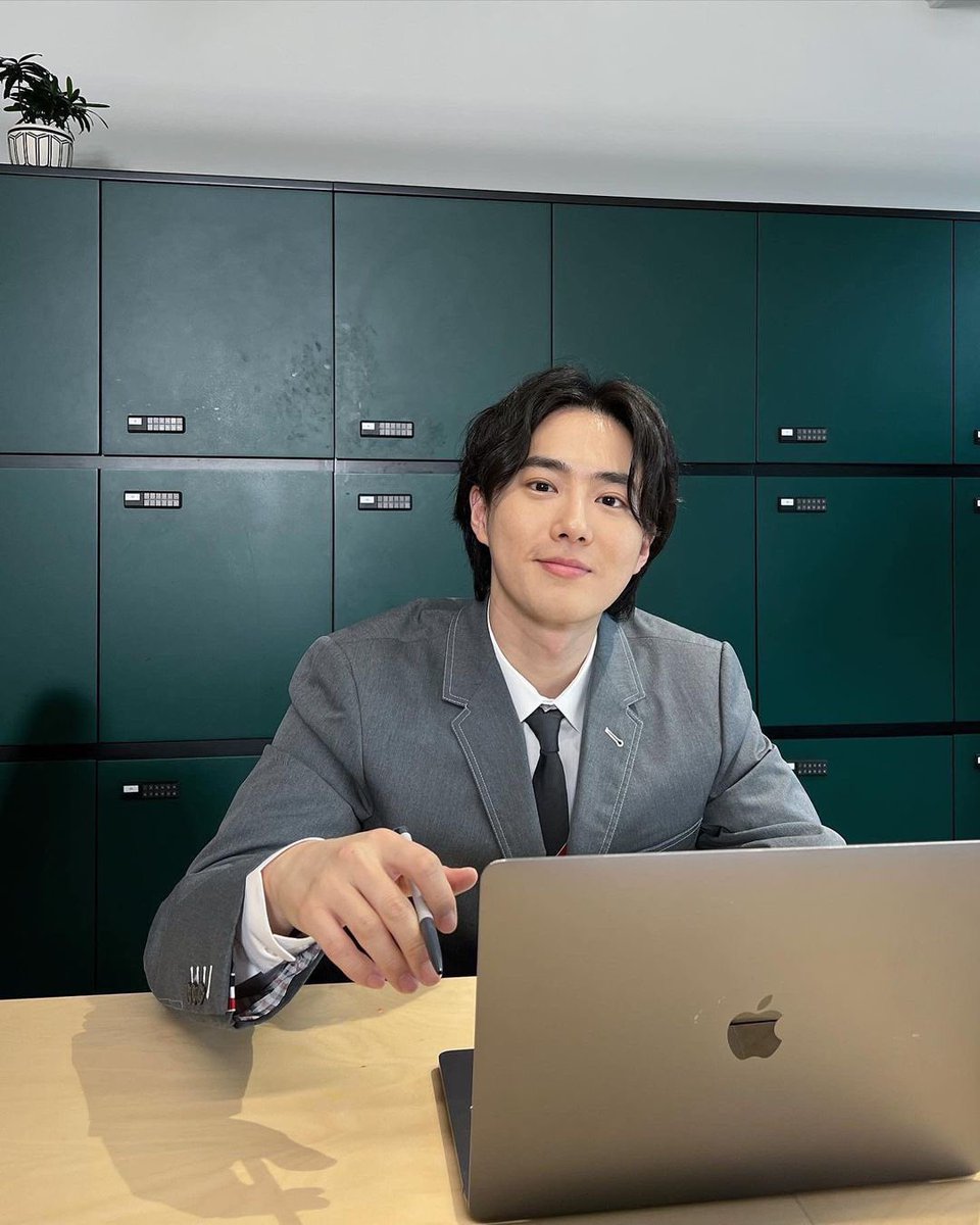 SUHO ins : 김부장🧑🏻‍💻
<a href="/weareoneEXO/">EXO</a>