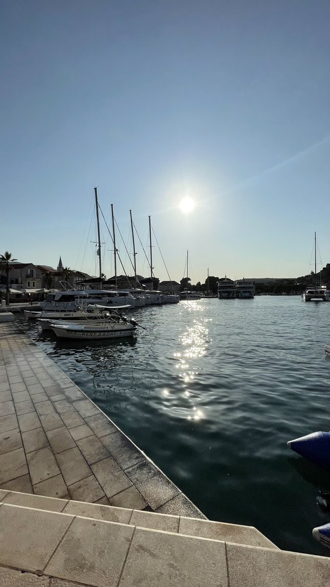 YgdAnI's tweet photo. Se metió un chocoano  en croacia 🇭🇷 https://t.co/HPHRejkpVO