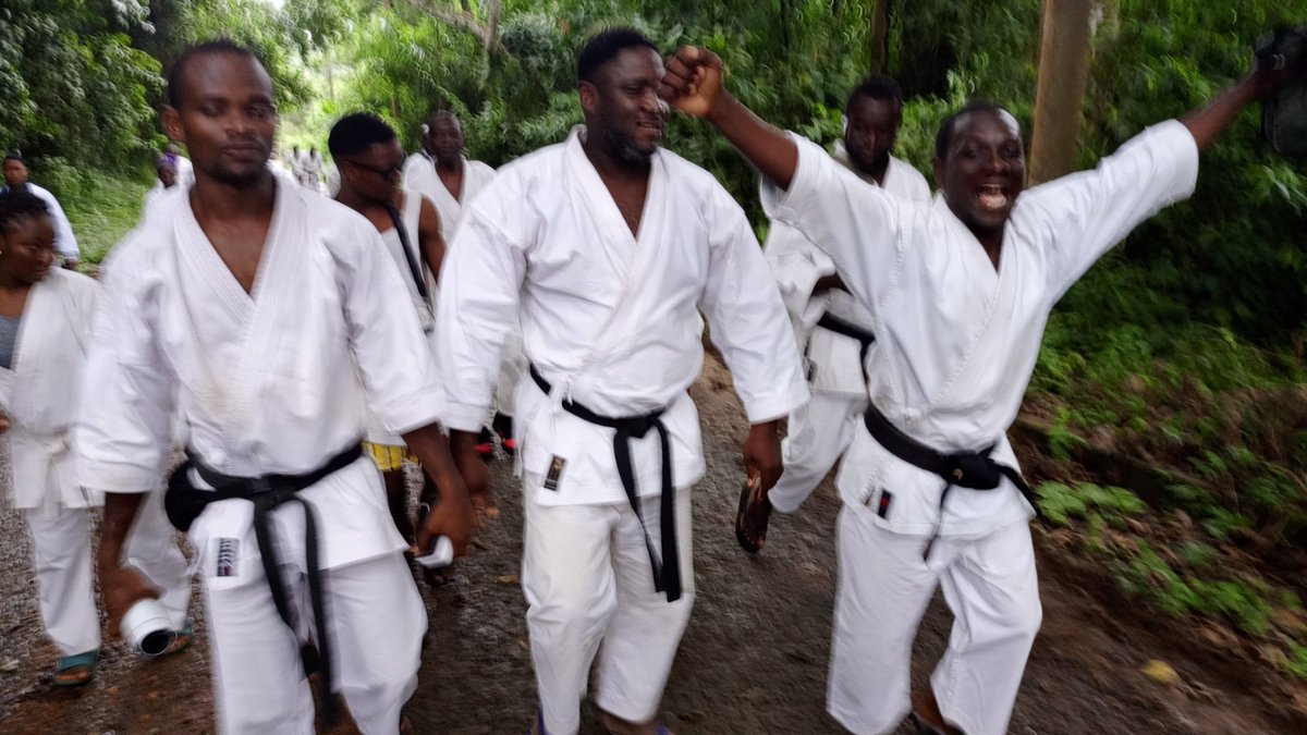 folli_duciel's tweet photo. Ce fut une belle fête du #Karate à #Kpalime. Occasion de retrouvailles, surtout entre promo, il y a une complicité sensationnelle.

I love this martial art: #ShotokanKarateDo. Thé Magic feeling when you meet your mates again!

#KarateDo #folli_duciel #BlackBelt https://t.co/4NRvCwJ6dR