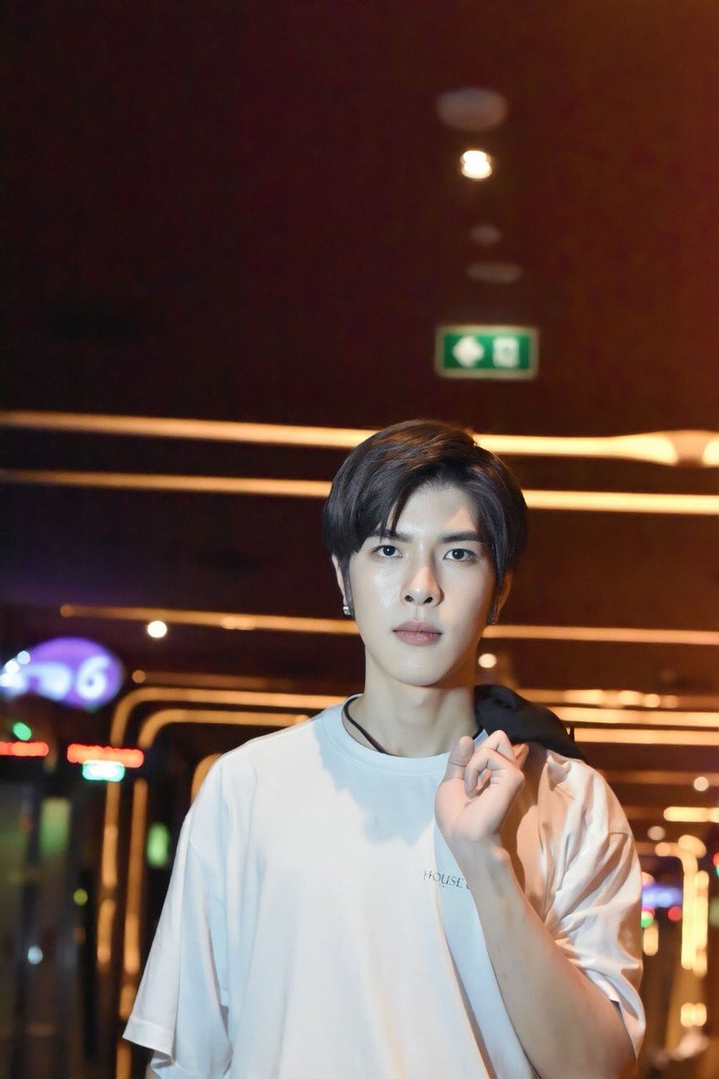 nattawatkorn33's tweet photo. Just walked 🚶🏻
📸: @joonniijoon
💄: @fiasji
#kornnattawat #nattawatkorn #มังกรไม่ใช่มังกือ
@redmodelling #redmodelling #superredmodelling
@korysecret @somspn8889 #ป๊าโก้ม๊าส้ม
เข้ากลุ่ม "ด้อมมังกร" OpenChat
https://t.co/Km0AtekpK1 https://t.co/eNY7Ncucjq
