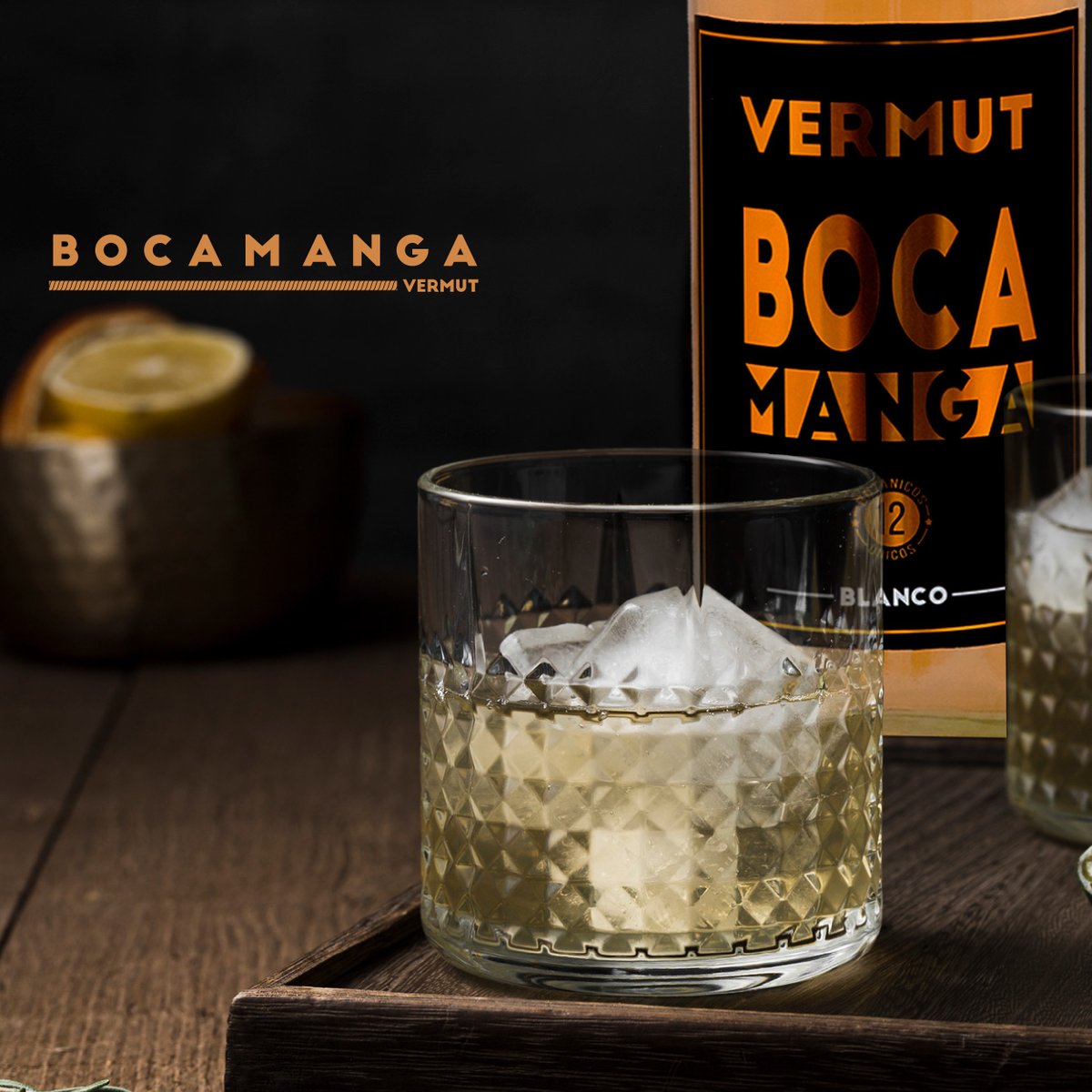 #Vermut Blanco Bocamanga, perfecto para degustarlo como vino de postre, muy frío, sin hielo, en copa de flauta o preparado con unas gotas de la London Dry Gin #PistaCorta.
.
.
.
.
.
.
#vermut #vermutbocamanga #bocamanga
ORGULLOSOS DE LO QUE HACEMOS / PROUD OF WHAT WE DO