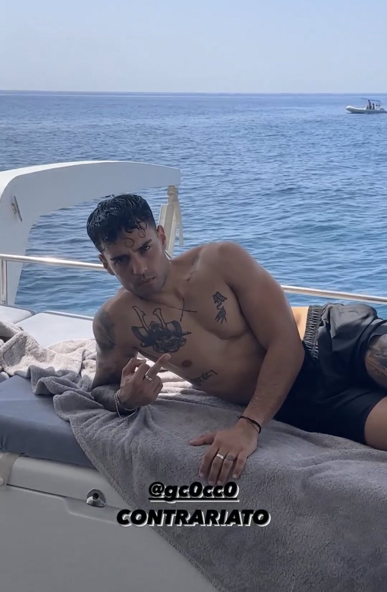 farfall4bianca's tweet photo. niccolò complimenti per gli amici https://t.co/01rElOIowj