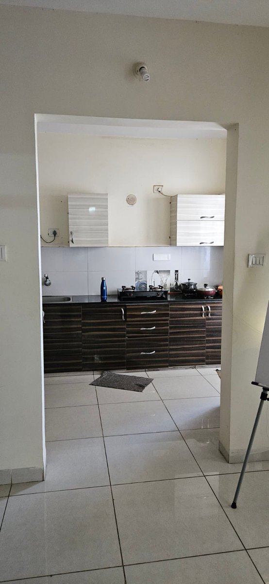 kaviccee's tweet photo. 2.5BHK partially furnished apartment available for rent in a gated society from August 1st.
Location: Shilpitha Sunflower, Borewell Road, Whitefield.
Rent: 45k + maintenance (3.8k)
Security deposit: 1L
No brokerage.

@fmrbangalore @BangaloreRoomi @fmrbangalore @peakbengaluru https://t.co/vYyeHcv4FB