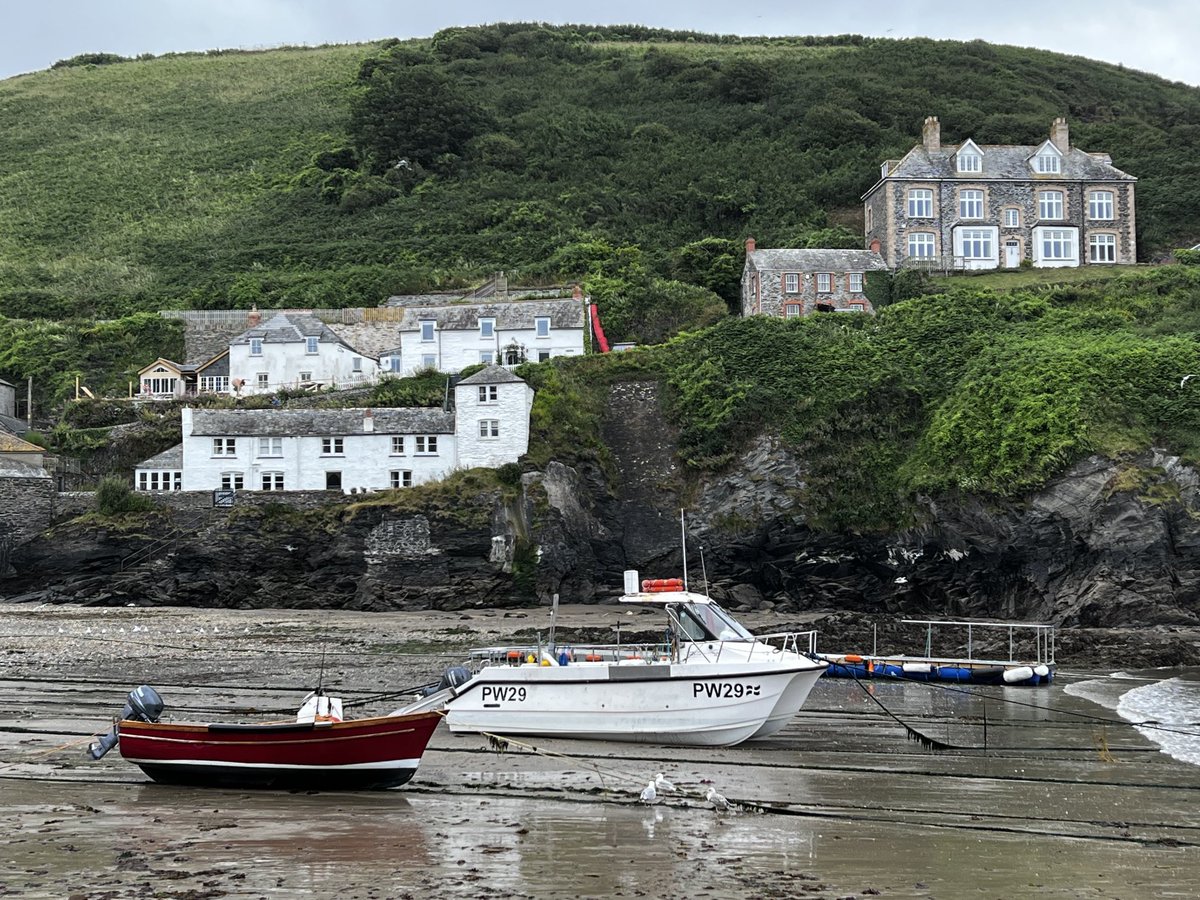 502__AMM's tweet photo. @greyroofs_portisaac discount 27/28 July and 6/7/8 September - last of the summer vibes ๐โ๏ธ๐ ๐ชธ๐ฆ5๐ quirky fishermanโs cottage #docmartin #portwenn #swcoastalpath #60stepstotheshore https://t.co/XOYZCBtUom https://t.co/BIFEbhyzvY