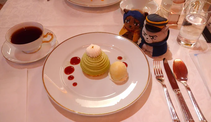 昨日めとろさんに遊んでもらってエルマ～展とカフェのハシゴした 黄…遊戯のコラボドリンクも飲みにいったよ