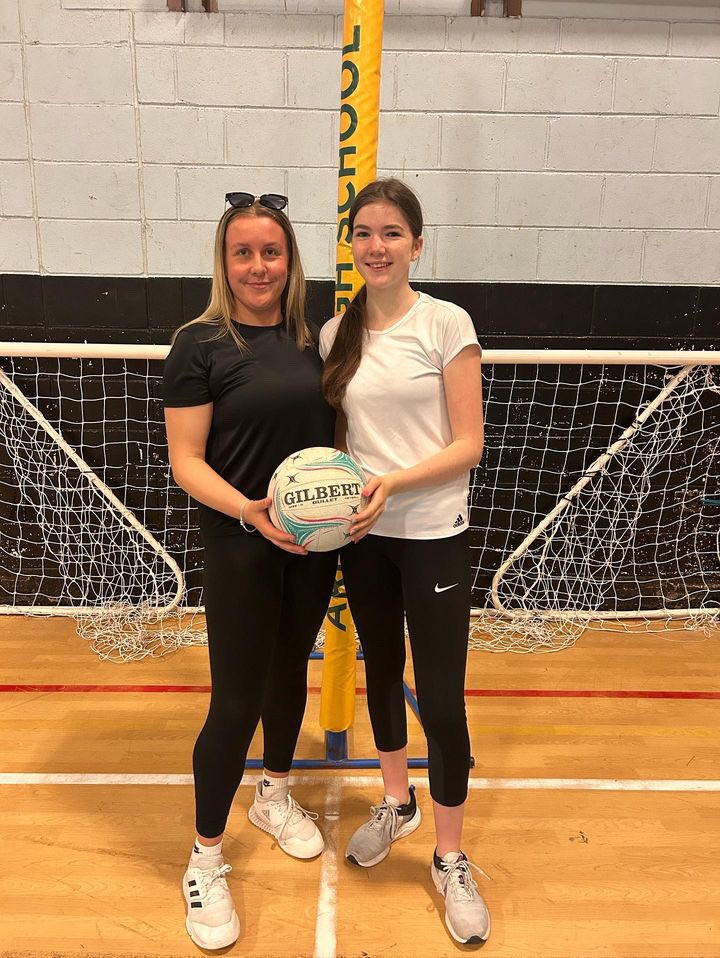 NetballTayside's tweet image. Let’s talk last week⭐️

We had an AMAZING amount of netball in the area for our juniors 
With camps in Arbroath, Montrose and a highly success camp in Dundee organised by Jane Morris!
We need a HUGE shoutout to our young leaders/ volunteers/ coaches who made these happen!