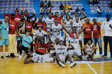 Cellou_UFDG's tweet photo. C’est avec une joie immense que j’ai appris que la Guinée a remporté la finale du Championnat d’Afrique FIBA U16 2023.

Félicitations à nos champions pour cette victoire historique qui honore notre pays et qui les qualifie pour la coupe du monde de basket-ball FIBA U17 2024. https://t.co/jrTCSfqjwG