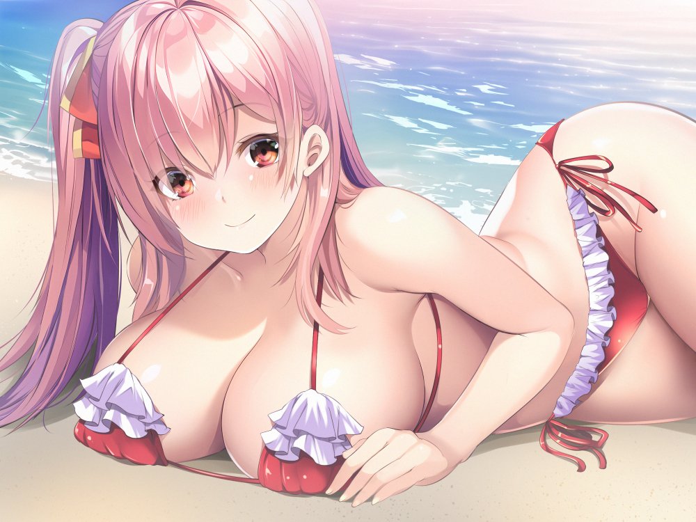 7月のマコちゃんは…ビーチで水着ねそべり～～! 