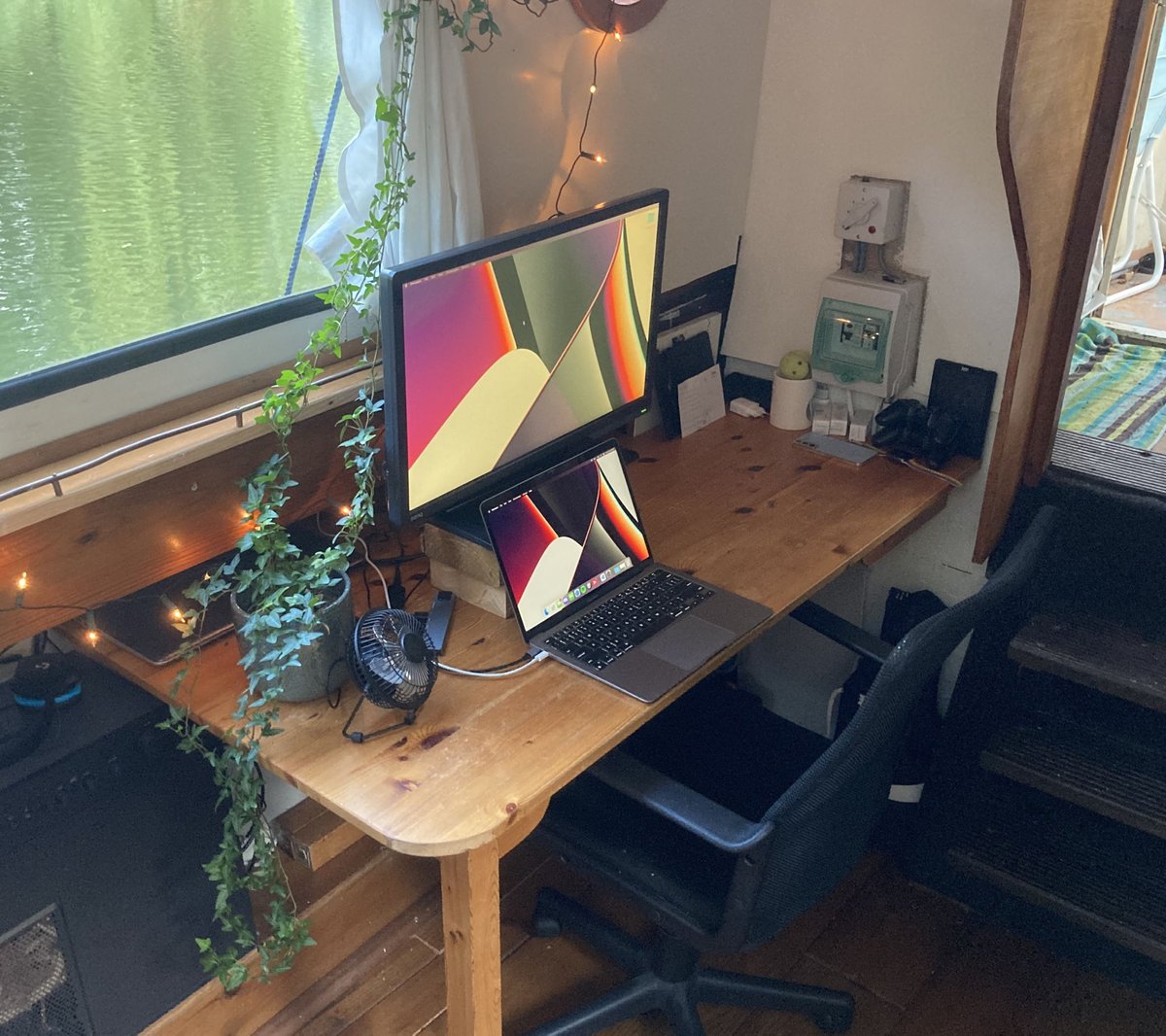 Lente ⛵ dev on a boat tweet media