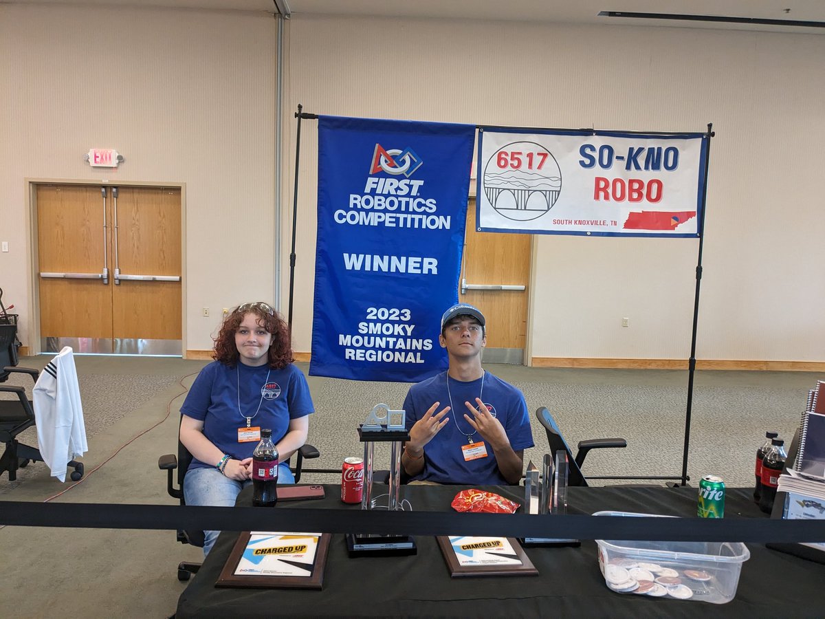 SDHS_Robotics's tweet image. We had so much fun showing off robots at Take Your Child to work day at @ORNL. We got the chance to hang with our friends @frc4265 and roane county robotics. We even got to see what our alumni are working on and tour the super computer!!