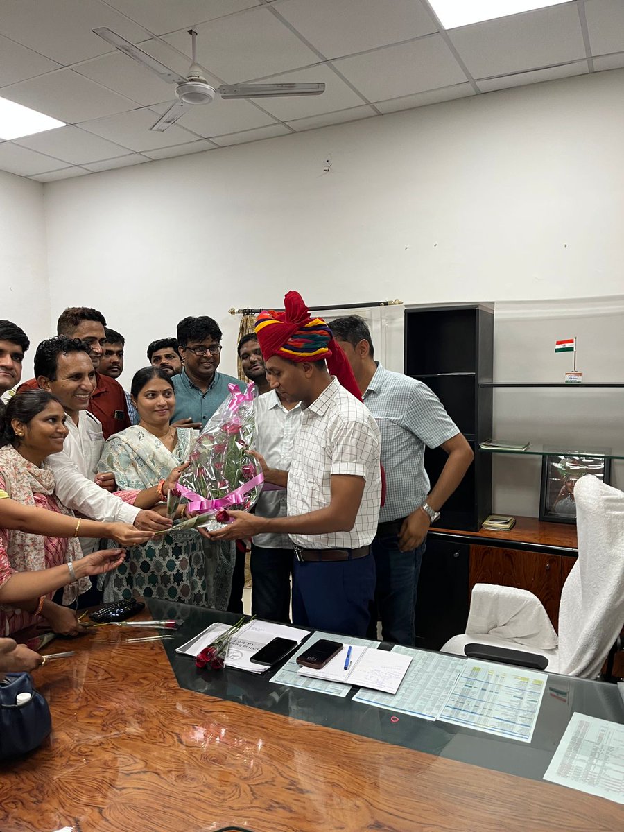 SandeepPremee's tweet photo. आशा ही नही पुरा विश्वास है आयुष विभाग 
आपके कार्यकाल मे नई उचाई छुयेगा। 
श्री नीरज के पवन जी को आयुष सचिव बनने पर हार्दिक शुभकामनाएं।💐💐
@pawanNeera https://t.co/BklukOxjHu