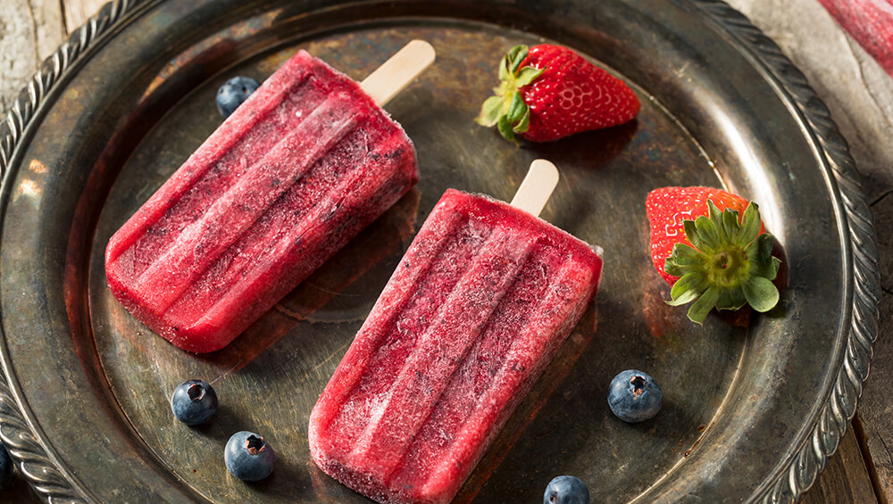 These blueberry lemon pops are a perfect way to cool down- try the recipe today! 🍋😋 mindful.sodexo.com/recipes/bluebe…