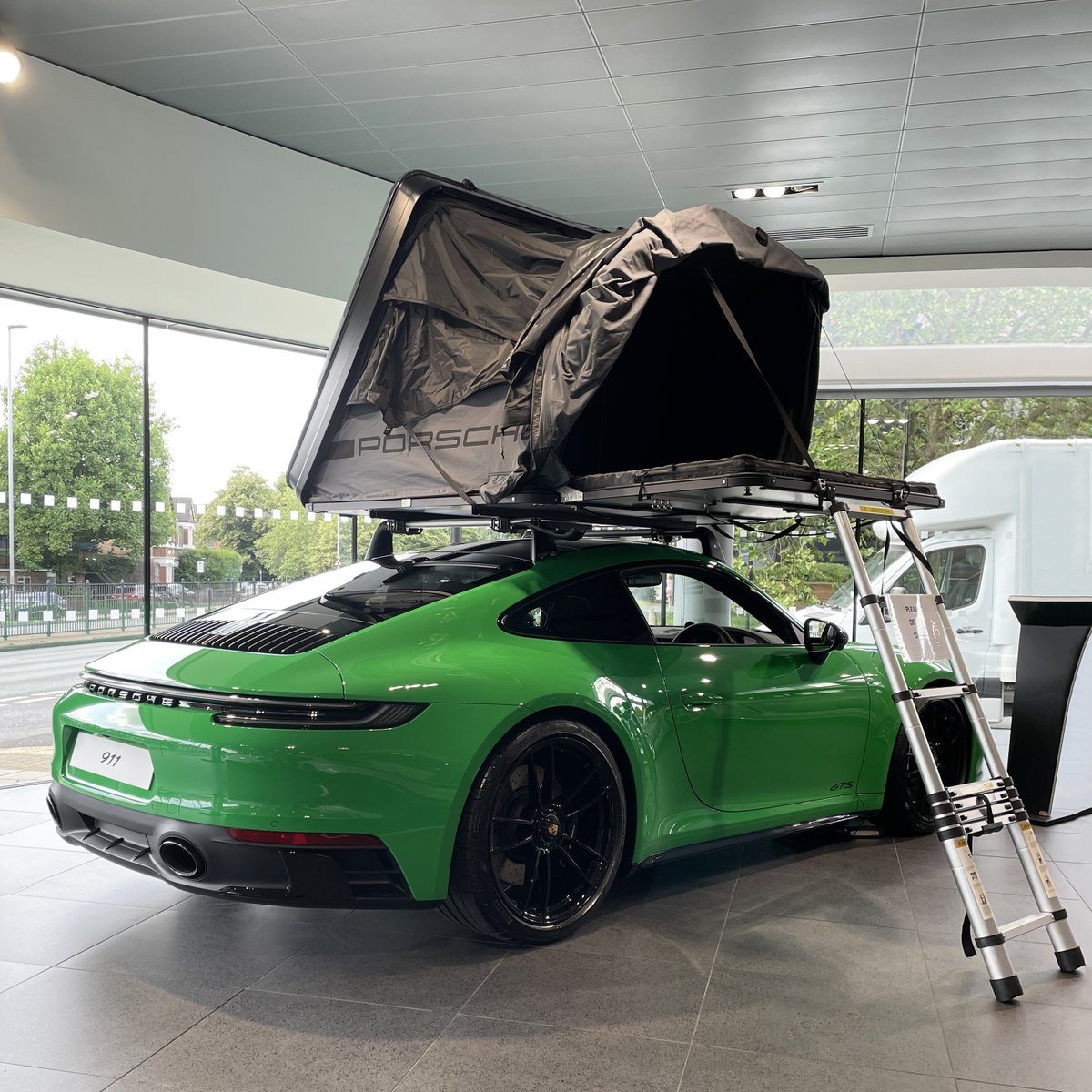 Porsche Retail Group tweet media