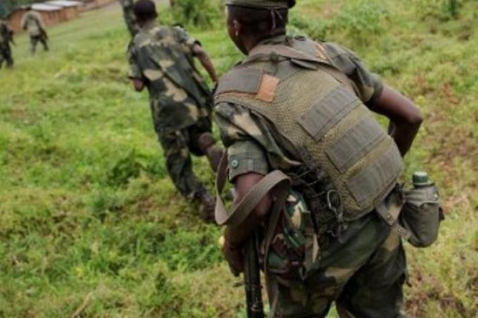 mediacongo's tweet photo. #NordKivu : Erigée sur la colline #Muhola, route #Butembo-#Mangurejipa, dans le territoire de #Lubero, une place forte des miliciens #MaïMaï/#Yira, désormais sous contrôle des #FARDC après une opération spéciale menée dans la nuit du dimanche 23 juillet
https://t.co/aaAY9g3ZR2 https://t.co/bzzag7qp32