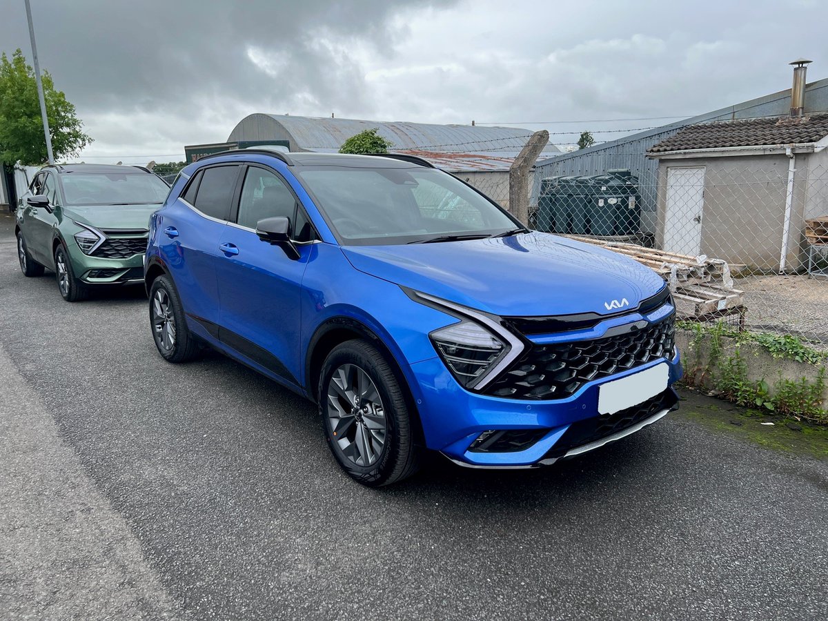 We recently handed over this pair of GT-Line S Full Hybrid KIA Sportages’ to Lynn &amp; Gillian through our Salary Sacrifice Scheme 🚗🙌 Congratulations ladies &amp; thanks for your business 😁