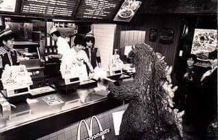 What is he ordering..?
#mczilla #godzilla #foxprowlcollectables #orderfood #CaptionThis