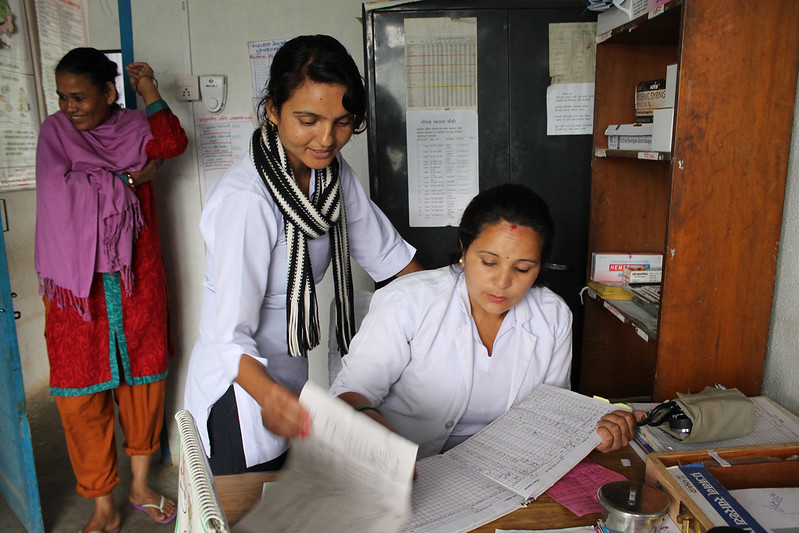 Pandemic_Fund's tweet photo. 37 countries across 6 regions will receive @Pandemic_Fund grants to strengthen:
🔎disease surveillance,
🔬lab systems, &amp;
👩‍⚕️health workforce.

Learn more here: https://t.co/FUxGXSIjZA

#PandemicPPR #InvestInHealth #DrivingHealthForAll https://t.co/q48jhpZGtB