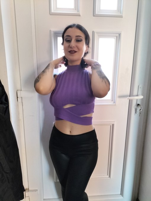 Bonne semaine mes loulous 💋 https://t.co/1ekzgsDkLj<a href="/tag/gameon"class="tags"><span>#gameon</span></a><a href="/tag/gamergirl"class="tags"><span>#gamergirl</span></a><a href="/tag/gaming"class="tags"><span>#gaming</span></a><a href="/tag/egirl"class="tags"><span>#egirl</span></a><a href="/tag/egirlstyle"class="tags"><span>#egirlstyle</span></a>