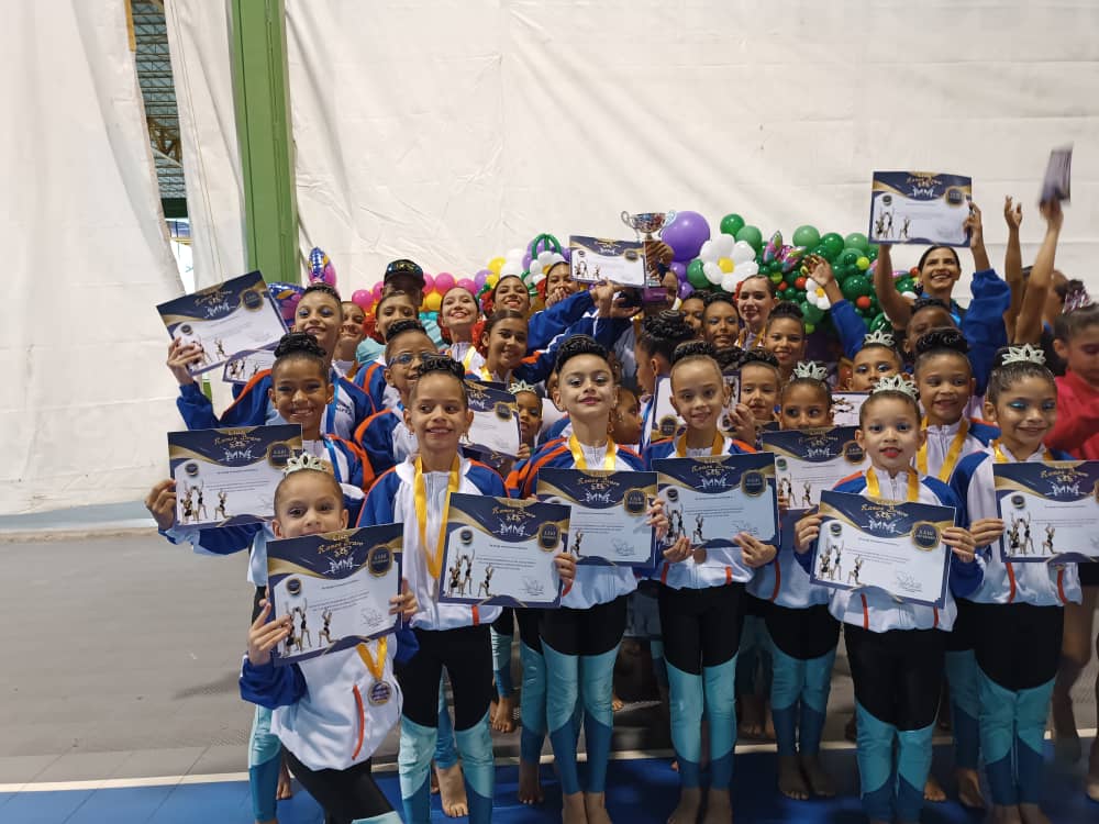 Club de Gimnasia Estética Zebyval se subió al podio en Competición Regional. 

¡Felicitamos a toda la representación de Tinaquillo y Cojedes!

La noticia 📰: instagram.com/p/CvC0255rHAW/…

#FernandoElAlcaldeQueSiCumple 
#VamosVamosTinaquillo