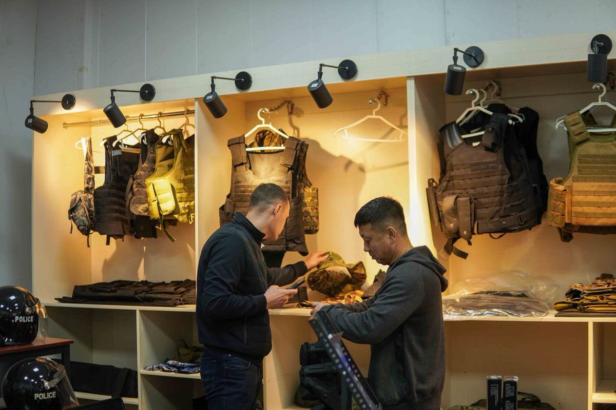 IuliiaMendel's tweet image. China secretly sold more than $100 million worth of drones to Russia

This was reported by Politico Europe, citing customs data.

This year Russia imported more than $100 million worth of drones from China, which is 30 times more than Ukraine.

And Chinese exports to Russia of…