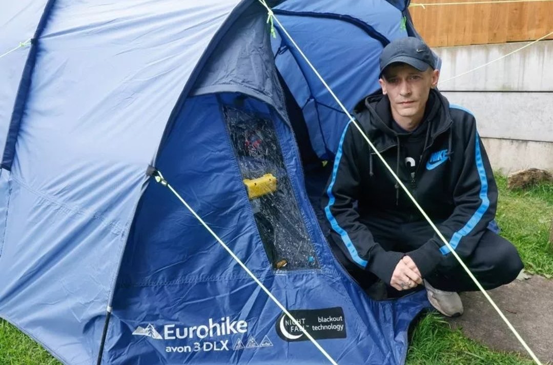 Evicted family stuck in tent as council wants £160-a-night for hotel

Council lorry driver Ian Barber is even considering quitting work - so he can claim benefits and get the hotel rooms for free

An evicted family-of-three are living in a tent - after being told by a council to
