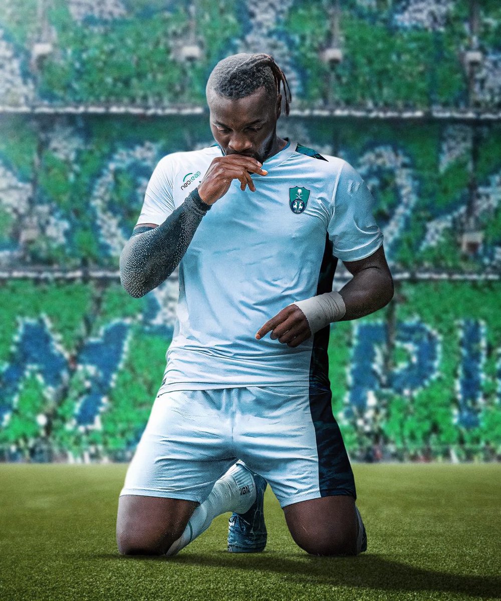 ZinkDesigns1's tweet photo. 𝐀𝐒𝐌 𝐊𝐈𝐓𝐒𝐖𝐀𝐏! ⚪️🟢

Allan Saint-Maximin looks set to move to Al-Ahli from Newcastle so I kitswapped him into their home shirt for practice!

#AlAhli #Newcastle #NUFC #NewcastleUnited #FootballDesigner #GraphicDesign #GraphicsDesign #Football #Designer #Footy #SaudiArabia https://t.co/ryN4xJ5nU6