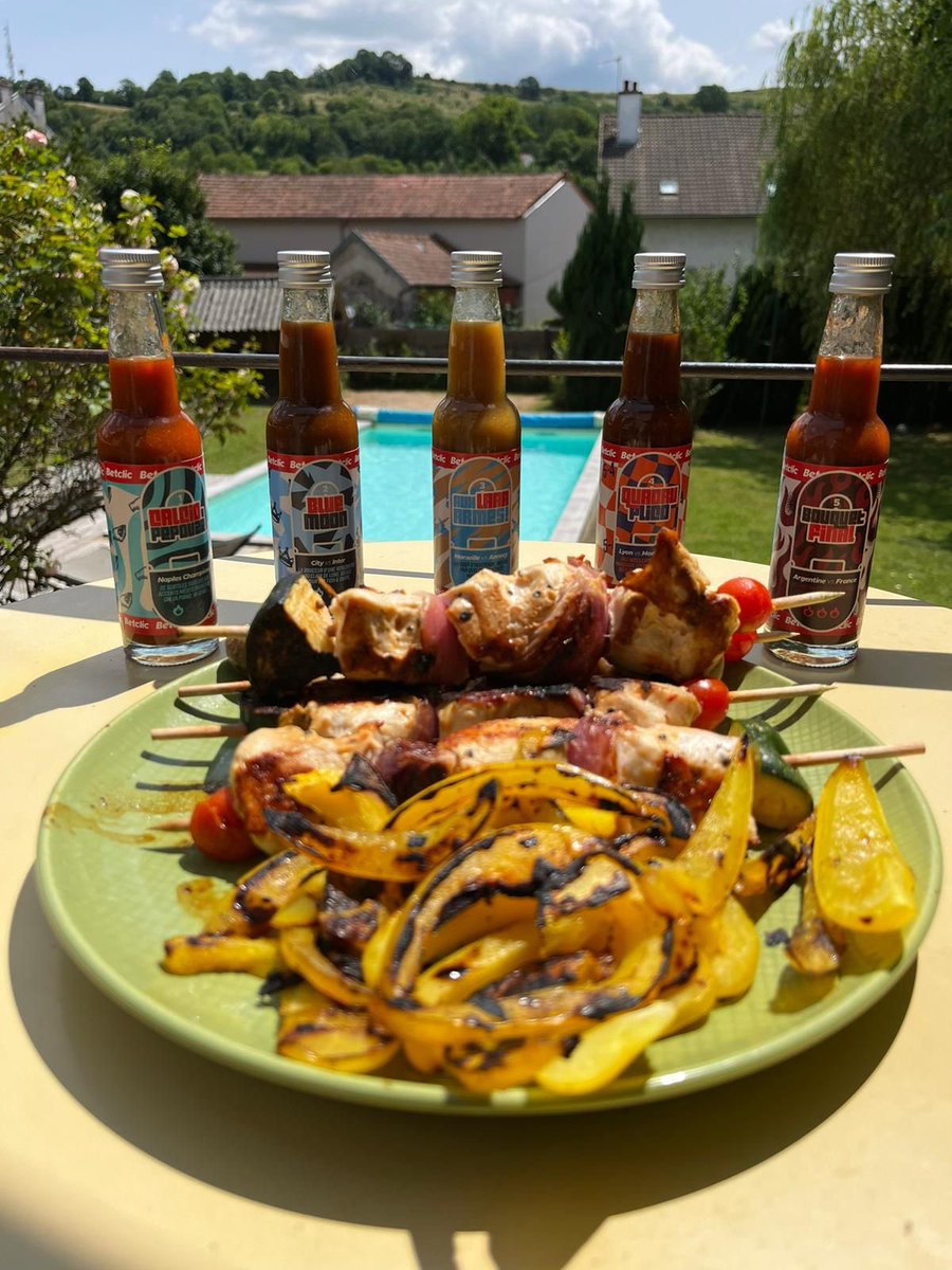 Footballogue's tweet photo. 🎁 JEU CONCOURS 

Betclic a créé 5 sauces particulièrement piquantes pour retracer 5 moments forts de la saison dernière 🥵

• Calcio e pepouze 🌶️
• Blue moon 🌶️
• Aux laaarmes 🌶️🌶️
• Quadruplico 🌶️🌶️🌶️ 
• Bouquet final 🌶️🌶️🌶️

👉 RT + Follow @Betclic pour tenter de gagner 1 des 5 coffrets mis en jeu

🍀 Tirage au sort le 1er août