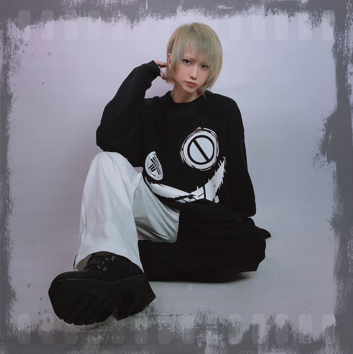 NIER CLOTHING (@nier_tokyo) on Twitter photo 🎁本日〆切プレゼント企画🎁
TWO-TONEデニムパンツ
🎁3名様にプレゼント🎁
ユニセックスアイテムです🐰
◼応募方法
フォロー(<a href="/NieR_tokyo/">NIER CLOTHING</a>) & RT
◼締切〆 本日24時
※鍵垢の方も対象内です。
是非ご参加ください🙇♂️🙇♀️ 🎁本日〆切プレゼント企画🎁
TWO-TONEデニムパンツ
🎁3名様にプレゼント🎁
ユニセックスアイテムです🐰
◼応募方法
フォロー(<a href="/NieR_tokyo/">NIER CLOTHING</a>) & RT
◼締切〆 本日24時
※鍵垢の方も対象内です。
是非ご参加ください🙇♂️🙇♀️