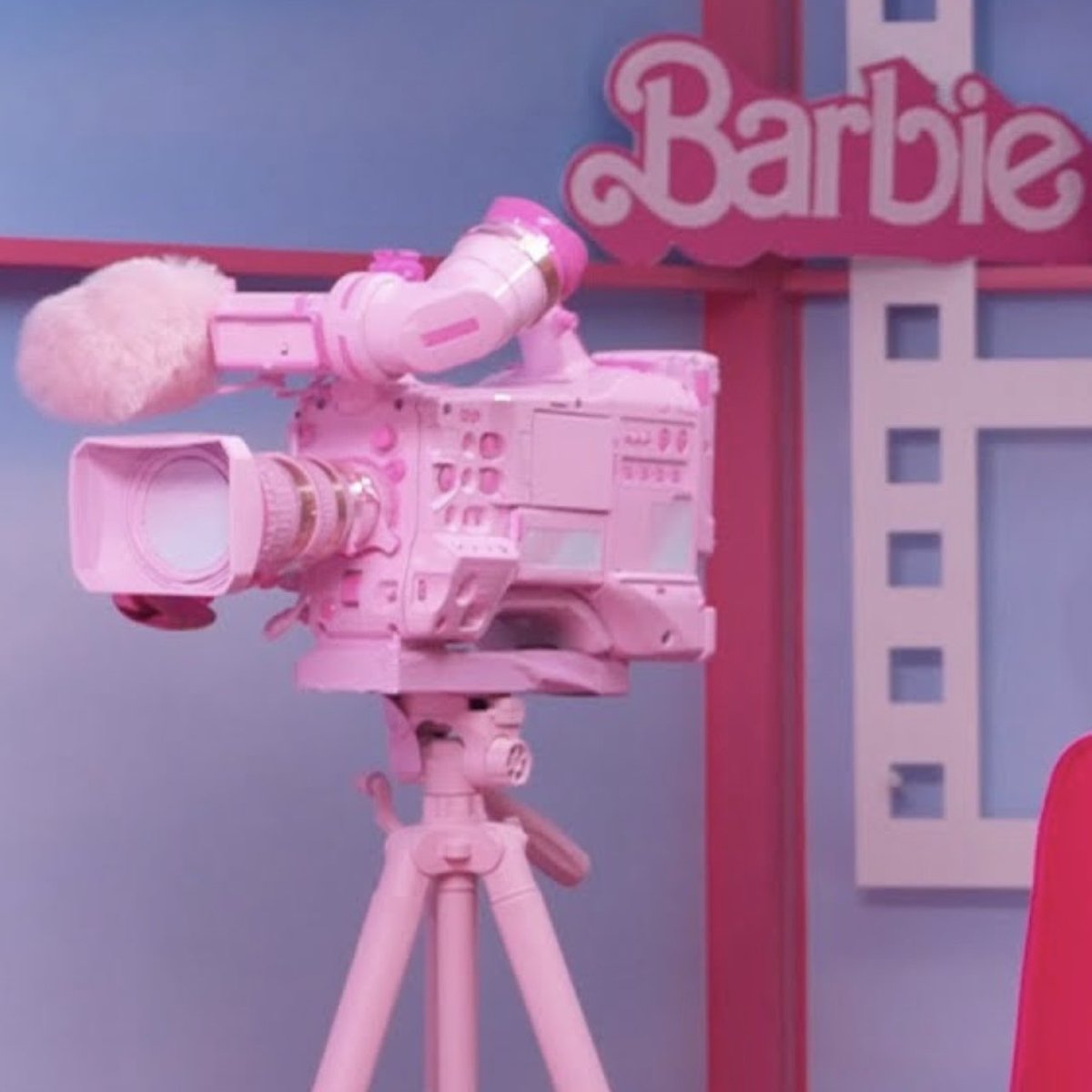 As a female news photog, I YELLED when I saw the pink broadcast camera on screen. 😍 In a traditionally male dominated field, it was so cool to have that representation. SUCH a long shot, but would to have one at our station, who do I need to contact???  😂<a href="/GerwigGreta/">Greta Gerwig</a> <a href="/Mattel/">MATTEL</a>
