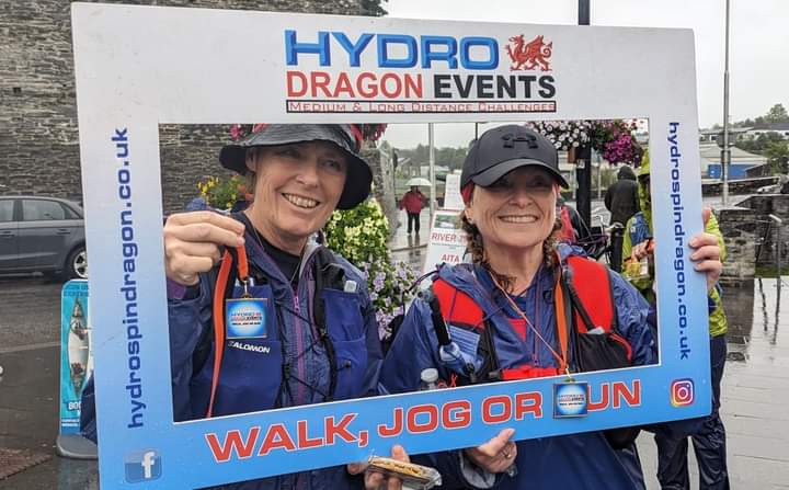 First ultra ✅
30 miles of North Pembrokeshire coastline ✅
Awful weather conditions ✅
Brilliant birthday ✅

Well done to Nic C, Nic P (and Ian) for enduring this Hydro Dragon Events challenge from Fishguard to Cardigan! 🎂💦☔👏🏼

🔴🔵

#ammanvalleyharriers #ultratrailrunning