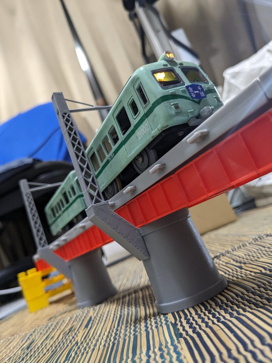 あ〜いけませんわ。完全によく見るアングル…