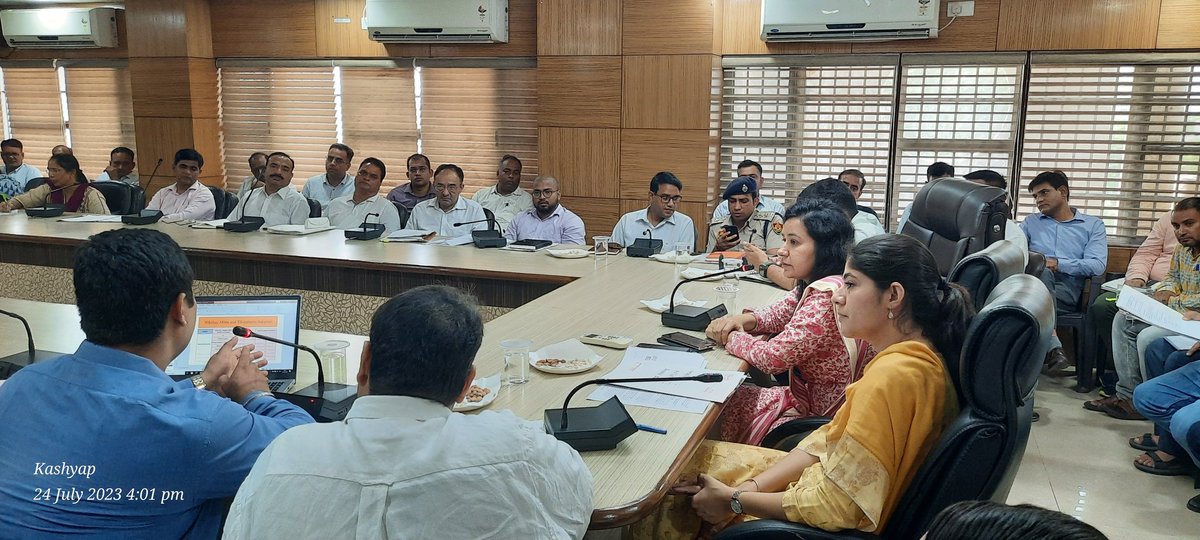 DCMahendragarh's tweet photo. उपायुक्त मोनिका गुप्ता आईएएस ने आज मुख्यमंत्री मनोहर लाल के प्रस्तावित जनसंवाद के कार्यक्रमों को लेकर जिला के अधिकारियों की बैठक ली। मुख्यमंत्री का आगामी 28 जुलाई को महेंद्रगढ़ जिला के अटेली विधानसभा क्षेत्र के 3 गांवों में जन संवाद कार्यक्रम प्रस्तावित है। https://t.co/AsnwjPrZtO
