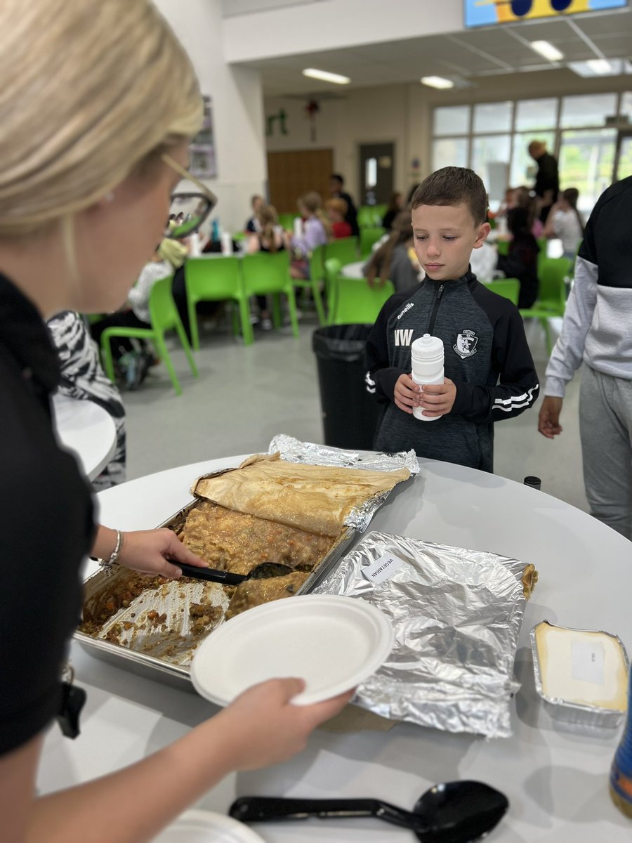 ActveCommunties's tweet image. Day 1 of Active Communities Holiday programme! We have had lots of fun across all three sites participating in Arts and Crafts, Dance, Drama, Multi-sports, we even had Flag Football with @EdgeRushFlagUK

What a day 😅

#HAF2023 @SalfordLeisure #SalfordSummerOfFun @SalfordCouncil