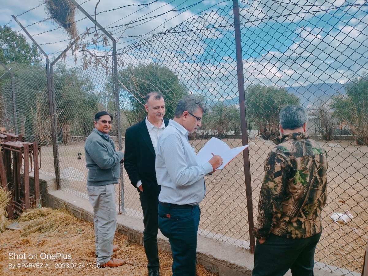 WRRC_LEH's tweet photo. In a significant event for the wildlife conservation community, the esteemed Director of the Wildlife Institute of India @wii_india along with two faculty members of @wii_india paid a visit to Wildlife Rescue and Rehabilitation Centre-Leh @WRRC_LEH . https://t.co/N0vfDxElNx