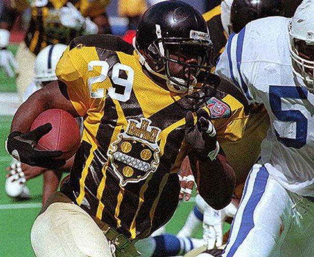 With the #Seahawks, #Titans, #Jets, & #Vikings releasing their Throwbacks for this upcoming season, should the Steelers bring out one of these throwbacks or bring back the Yellow Helmets? #HereWeGo https://t.co/SsnXojZr14