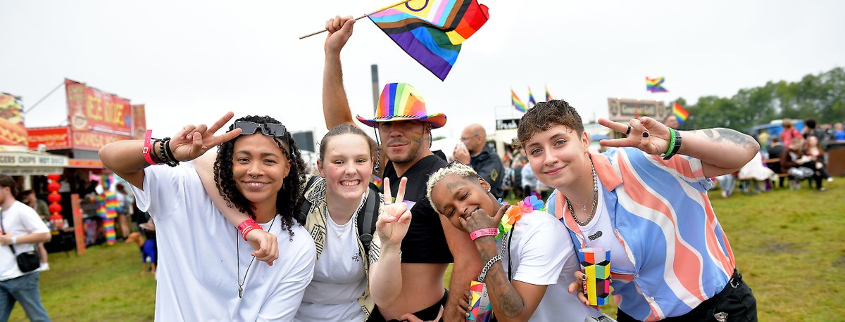 MemoriesRob's tweet photo. 🌈Celebrating Newcastle Pride 2023.
      Link to the photo slideshow.
#newcastlepride2023 #lgbtqcommunity #northeast #newcastle #ne1 https://t.co/7z24evBclK https://t.co/6GB0AV8Mdy