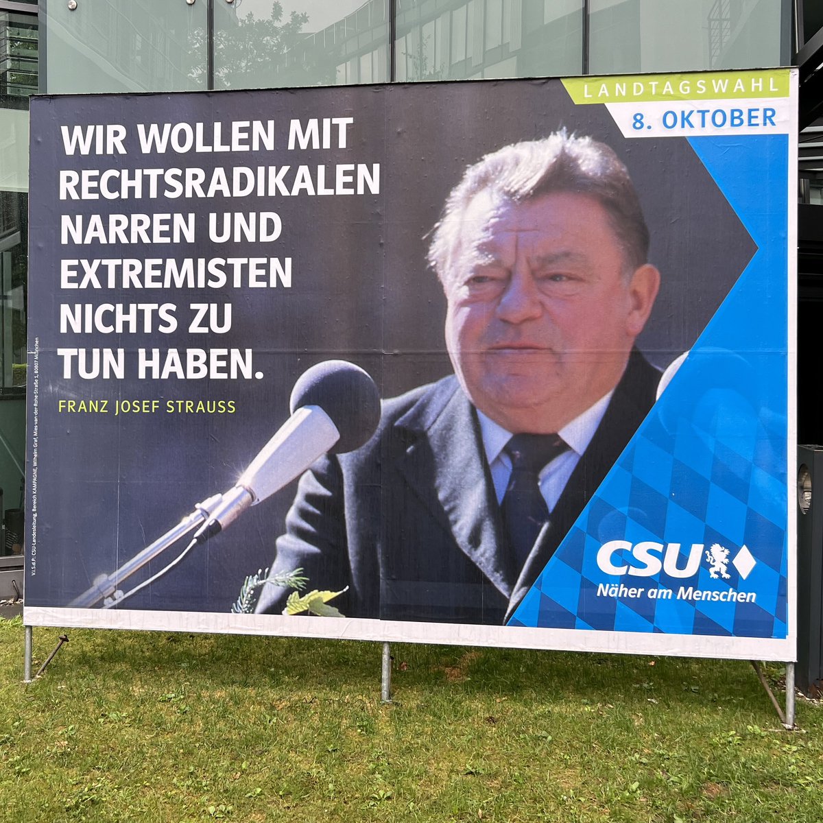 Markus_Soeder's tweet photo. Franz Josef Strauß würde die AfD bekämpfen. Die AfD will aus der #EU und #NATO austreten und wird zum Teil vom Verfassungsschutz beobachtet. Die AfD ist einfach radikal. Das schwächt unser Land. Die @CSU ist dagegen konservativ und sichert die #Freiheit und den #Wohlstand. https://t.co/RHeBI2zf28
