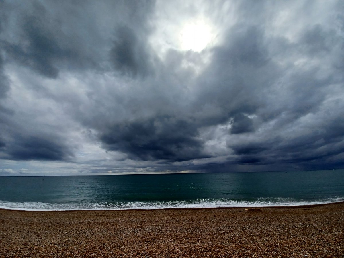Constantly changing.  Sky and ocean. 
#NationalMarineWeek 
@WildCoastSussex @SussexWildlife