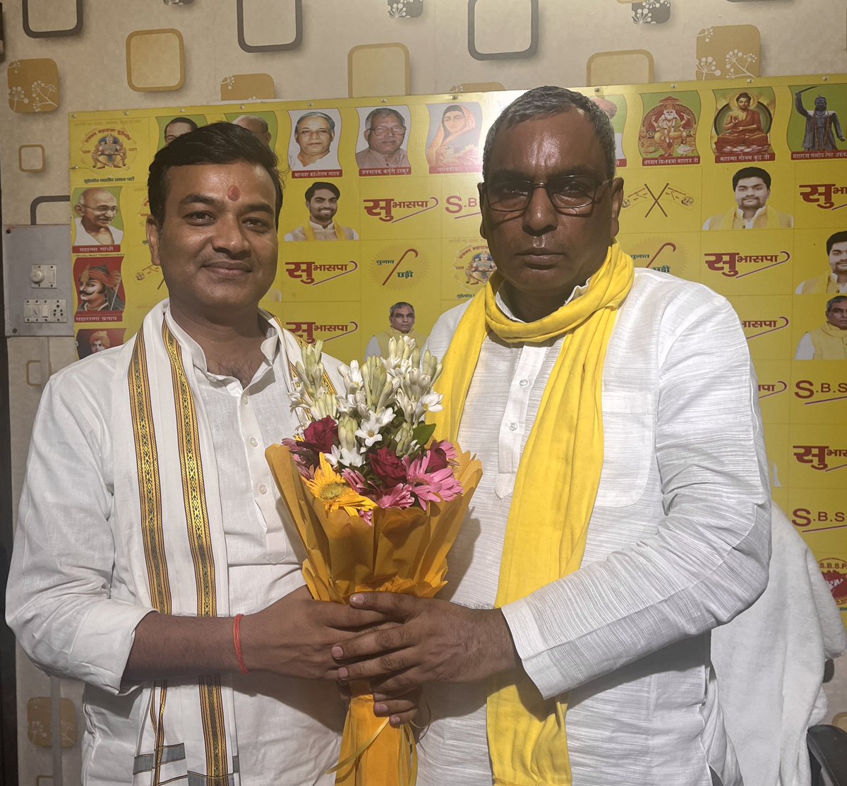 anandswarupbjp's tweet photo. सुहेलदेव भारतीय समाज पार्टी के राष्ट्रीय अध्यक्ष माननीय विधायक श्री ओम प्रकाश राजभर जी (पूर्व मंत्री) को राष्ट्रीय जनतांत्रिक गठबंधन (भाजपा गठबंधन )में वापसी करने पर बधाई व शुभकामना दिया।
श्री राजभर जी का धन्यवाद ,आभार!@OmPrakashRajbh6 @arvindrajbhar07 @ArunrajbharSbsp @एसबीएसपी https://t.co/2XZbMQbPWl