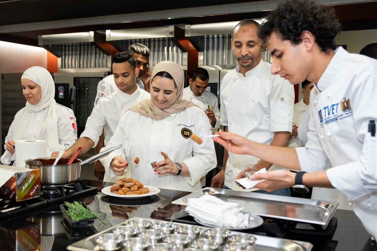 potatoesusagcc's tweet photo. عقدت شركة Potatoes USA GCC جلسة الابتكار الثانية مع نادي شباب الطهاة من نقابة الإمارات للطهي في ICCA أبوظبي. سلطت الجلسة الضوء على منتجات البطاطس الأمريكية الطازجة والمجففة من خلال عروض قائمة متنوعة.

#potatoesusagcc #culinary #chefs #foodie https://t.co/0fKRcjeIEs